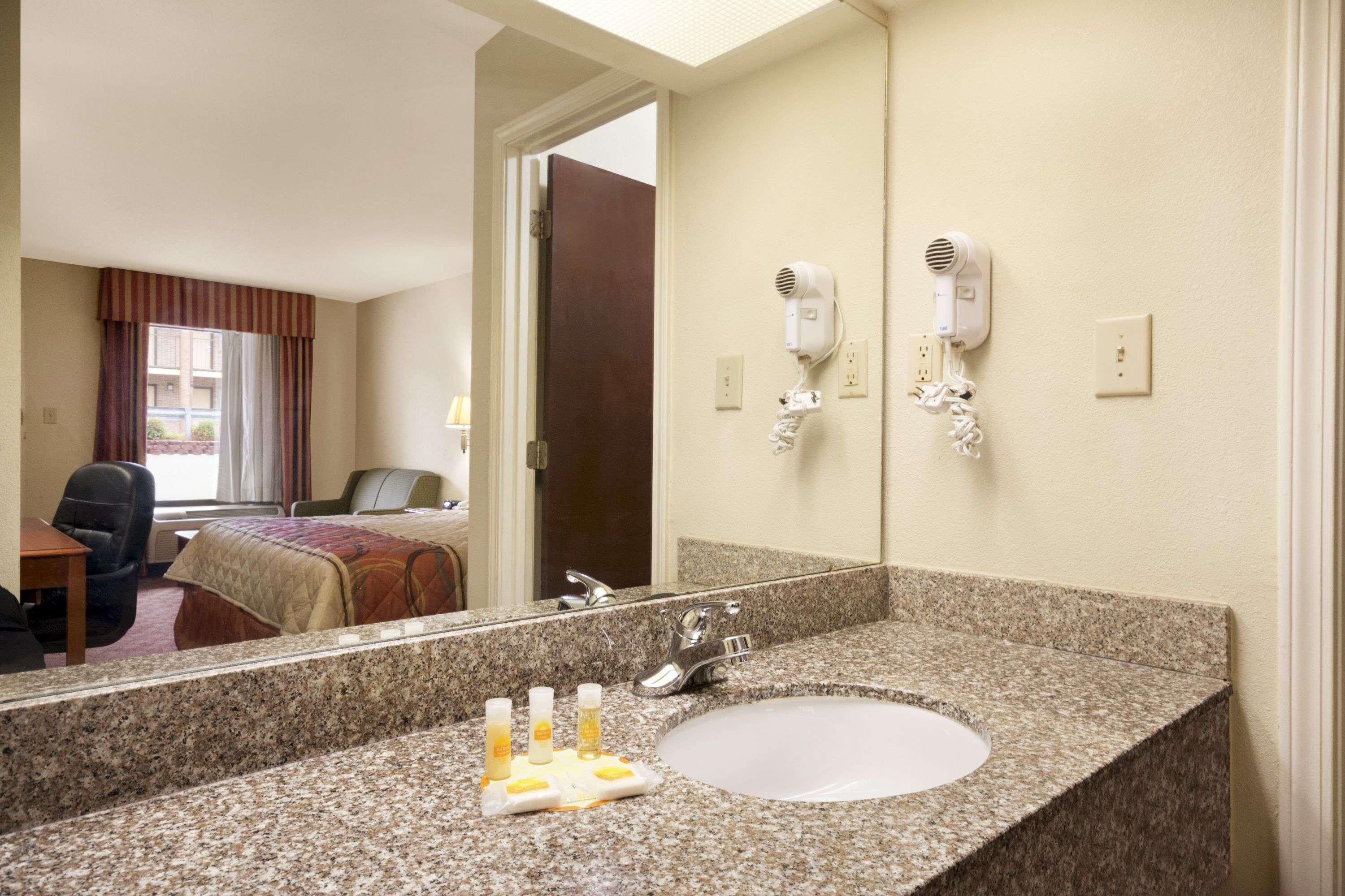 Days Inn By Wyndham Weldon Roanoke Rapids Kültér fotó